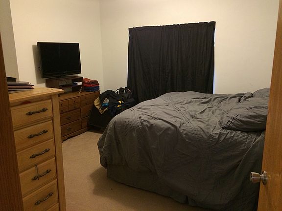 *king size bed fits great*