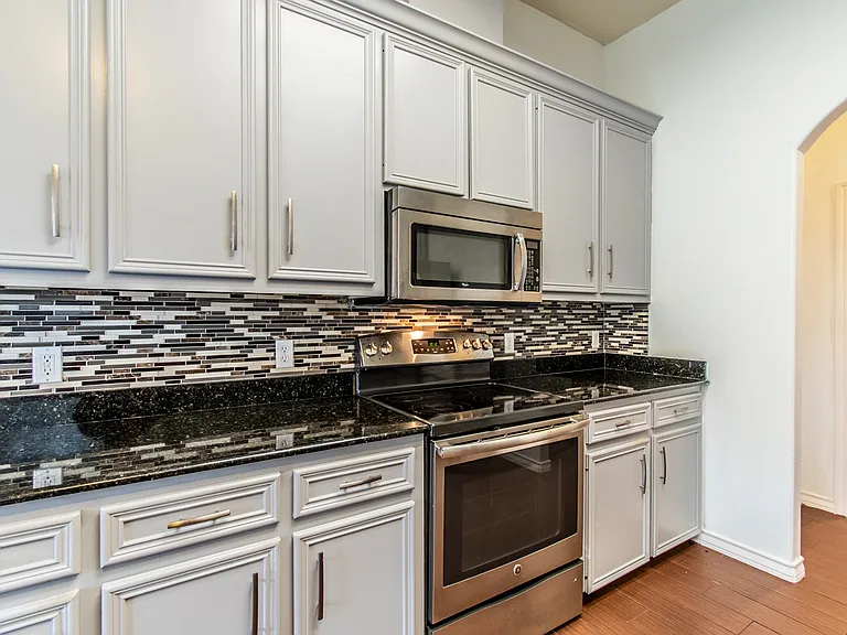 7013 Madiera Dr — Photo 15