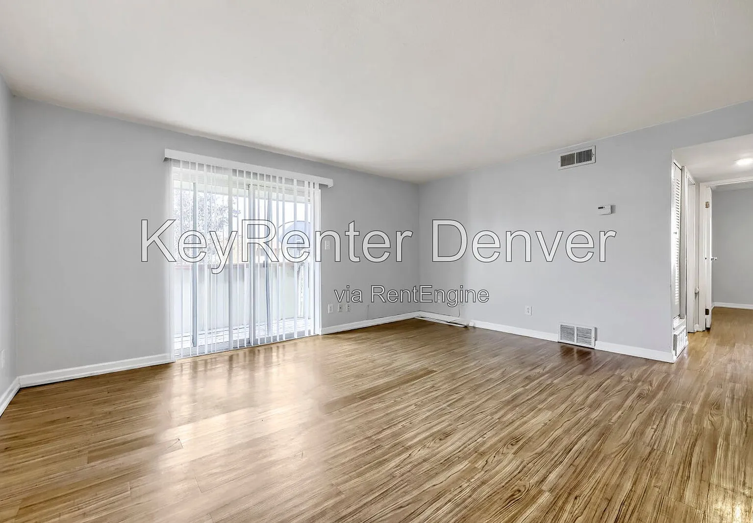 2 bed, 1.0 bath, 813 sqft, $1,420 — Photo 2