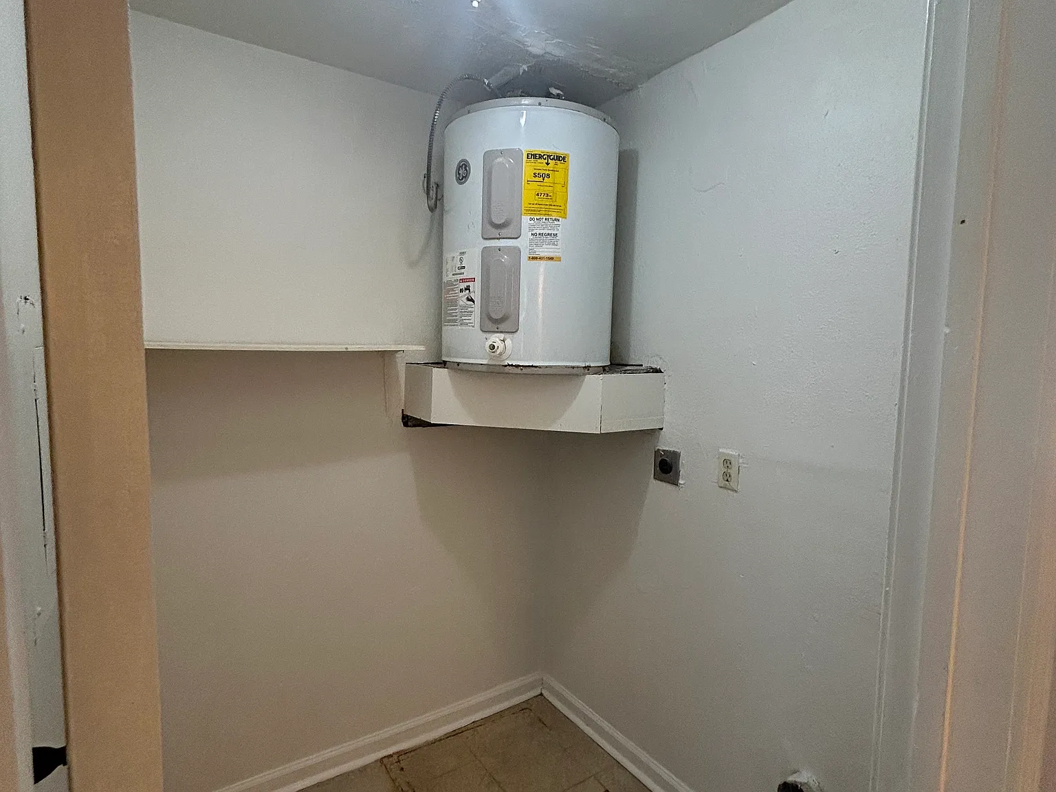 2 bed, 1.5 bath, 1200 sqft, $1,100 — Photo 4