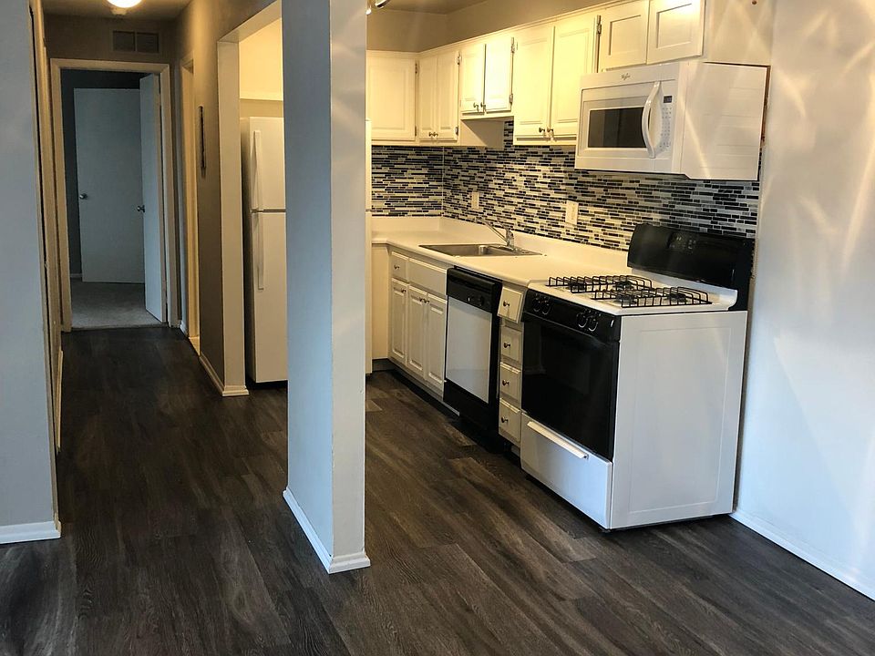 1st image of 46474 Jonathan Cir APT 104