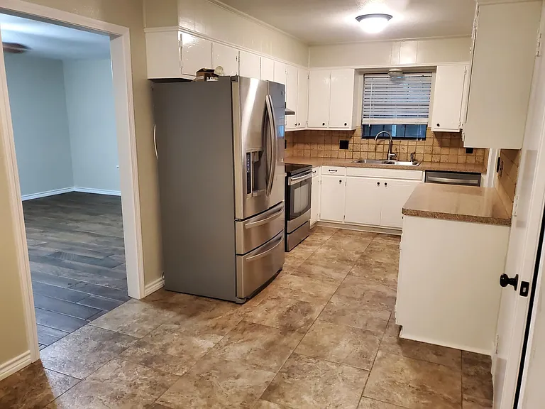 1307 America Dr — Photo 6