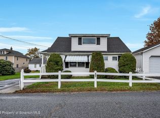 625 Hamlin Ct, Moosic, PA 18507
