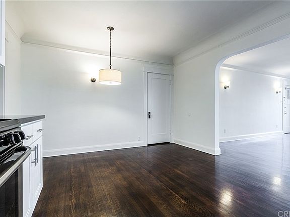 4th image of 217 N New Hampshire Ave