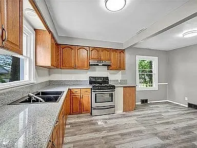 1574 East Ave — Photo 3
