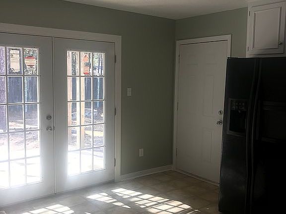 2nd image of 903 Lafayette Pl