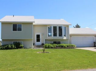 14 N Grady Ln, Greenacres, WA 99016