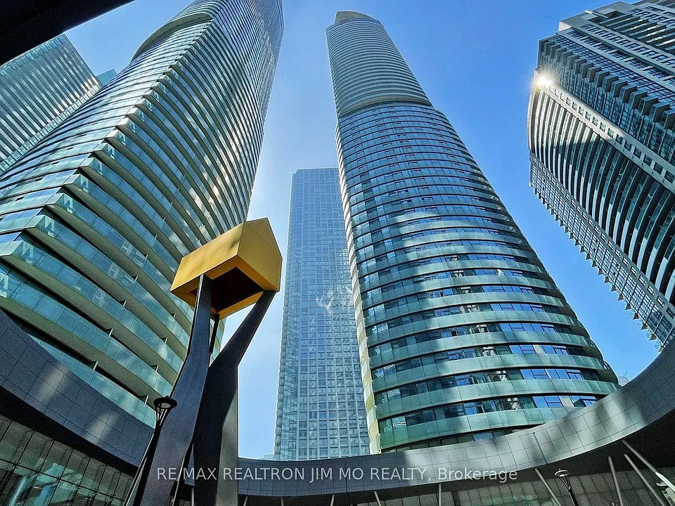 12 York St #2610