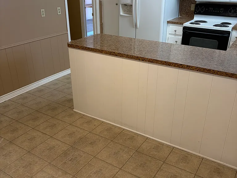 610 N Durant Ave — Photo 16