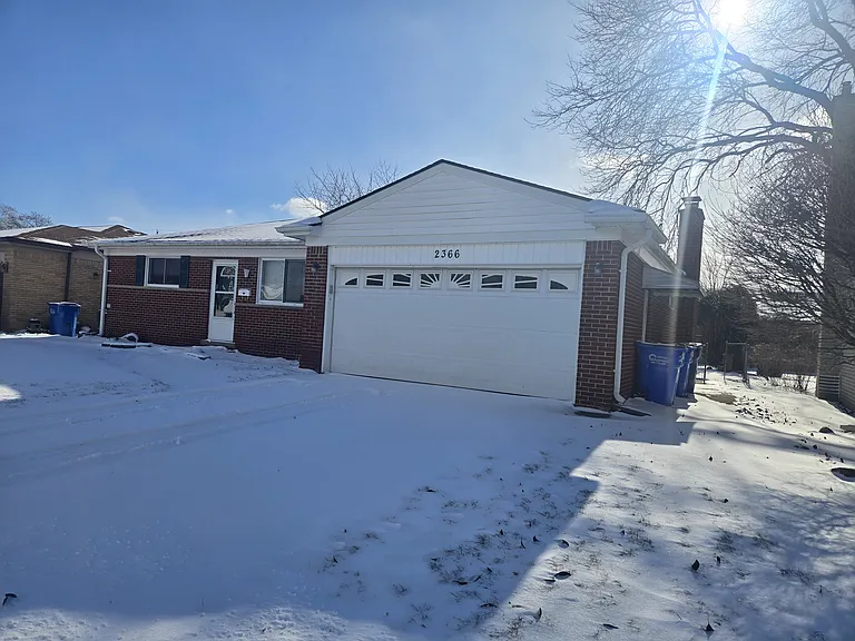 2366 Geoffry Dr — Photo 2