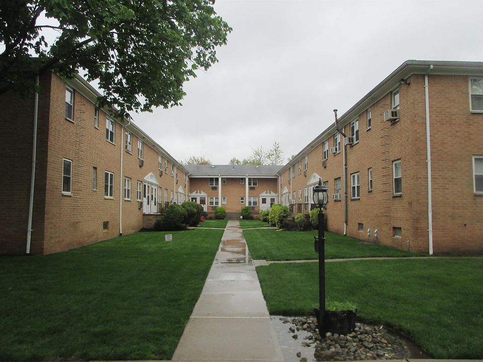 1st image of 725 Joralemon St Unit 52