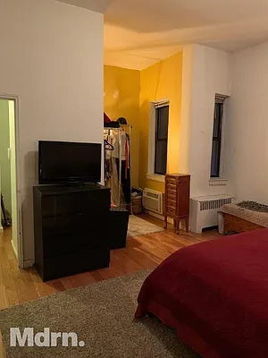 Rented by Mdrn Residential | media 12