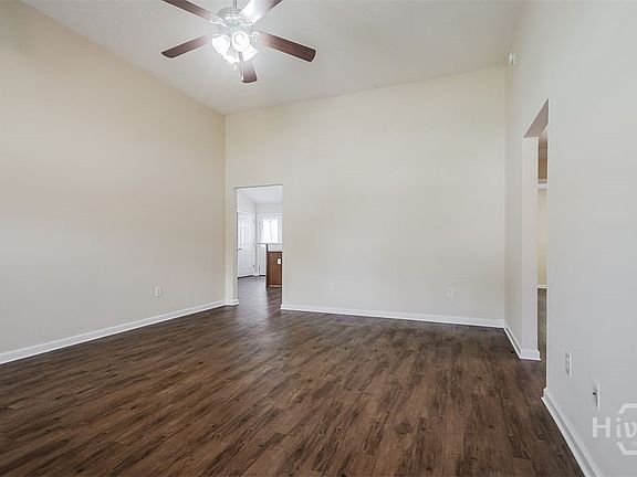 5th image of 100 Red Fern Court
