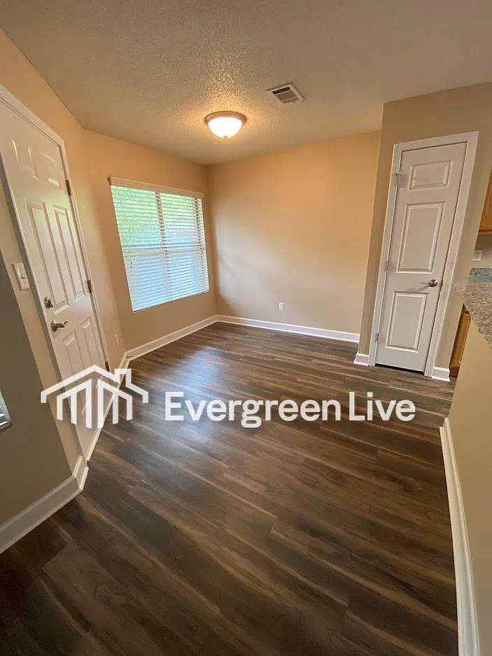 2 bed, 1.0 bath, 1249 sqft, $1,345 — Photo 2