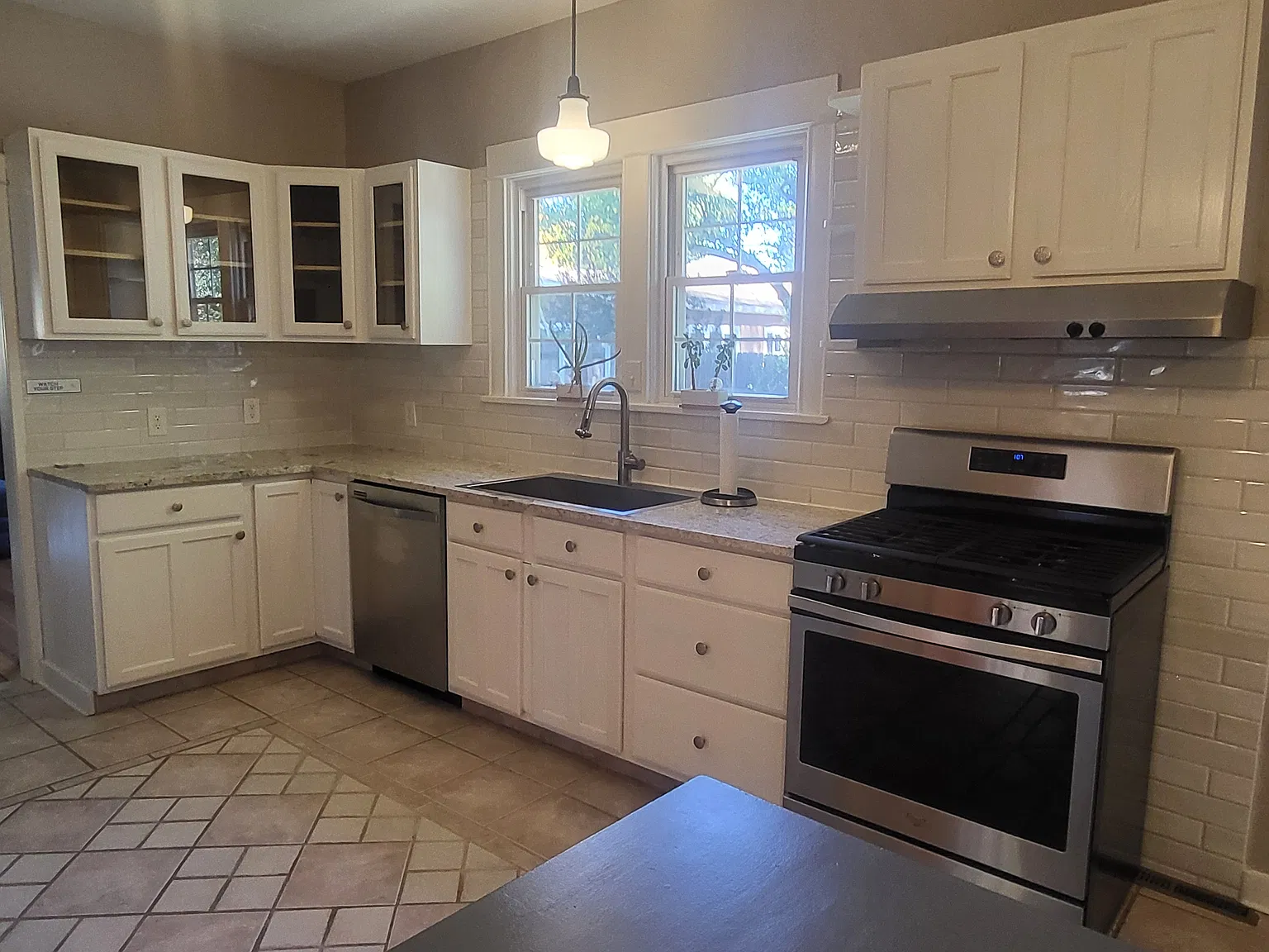 4 bed, 1770 sqft, $2,450 — Photo 3