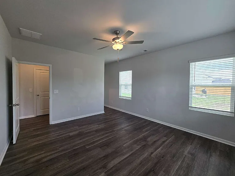 517 Sandy Hollow Dr — Photo 7