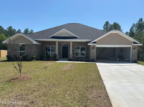 6285 Emerald Lake Dr, Biloxi, MS 39532
