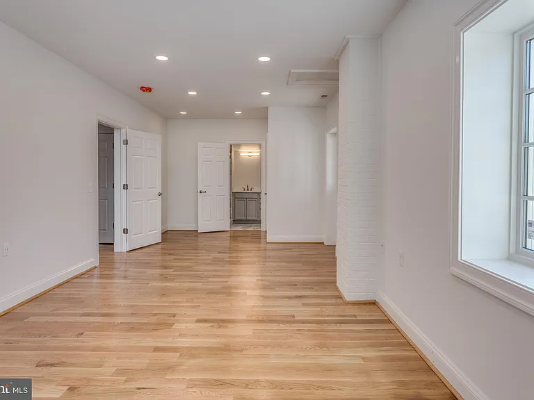 18 Huntingdon Ln — Photo 18