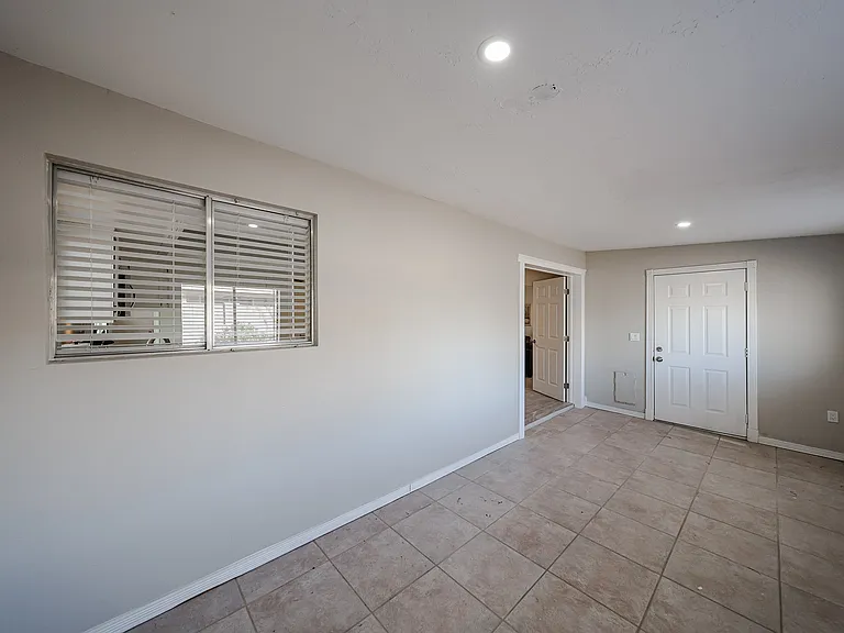 W Campo Bello Dr — Photo 10