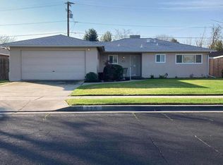 225 E Encore Dr, Hanford, CA 93230