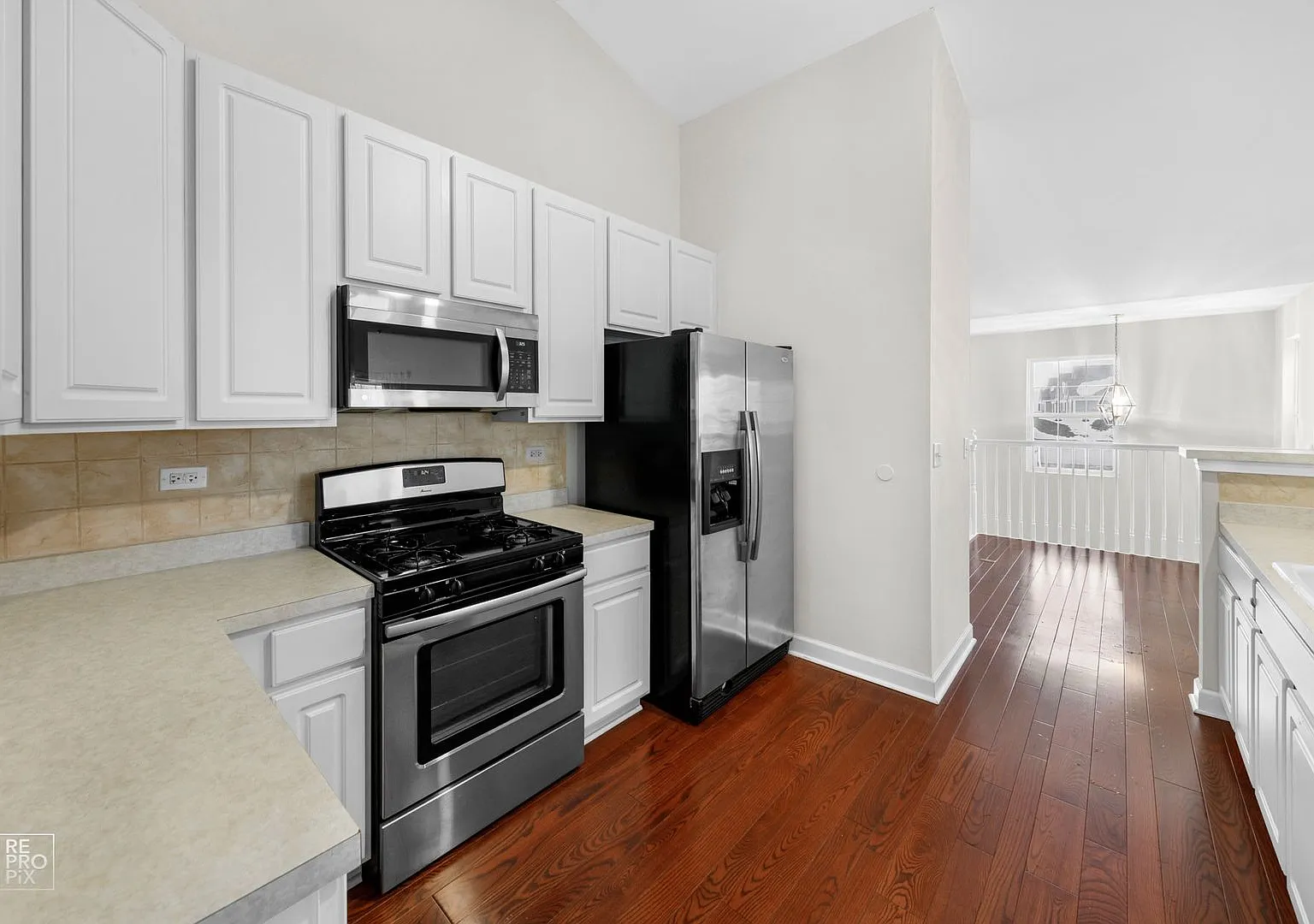 North Naperville Second Floor Two Bedroom Condo — Photo 4