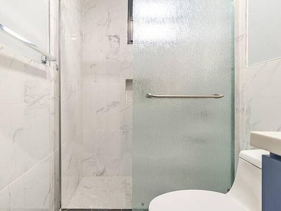 5th image of 4003 Bell Blvd #1
