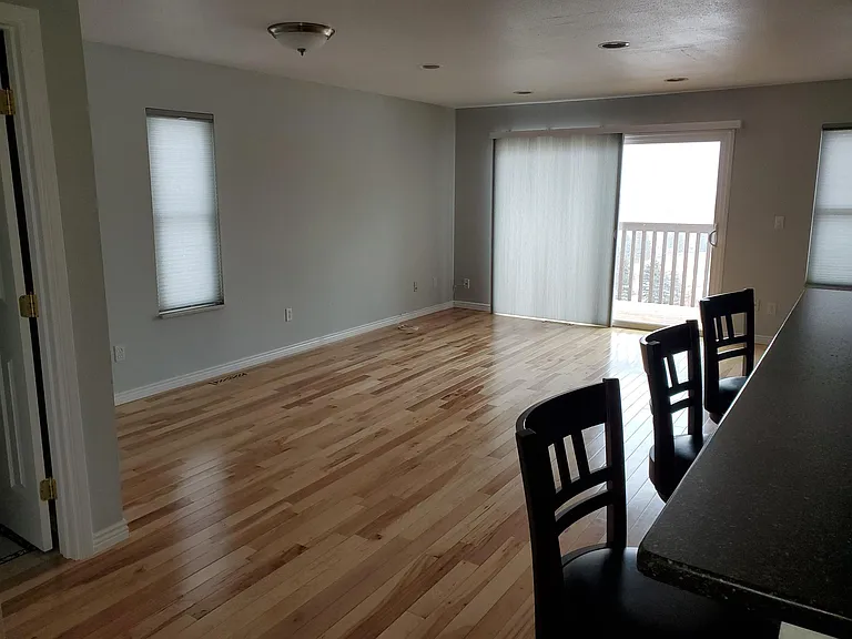 76 S Holman Way — Photo 3