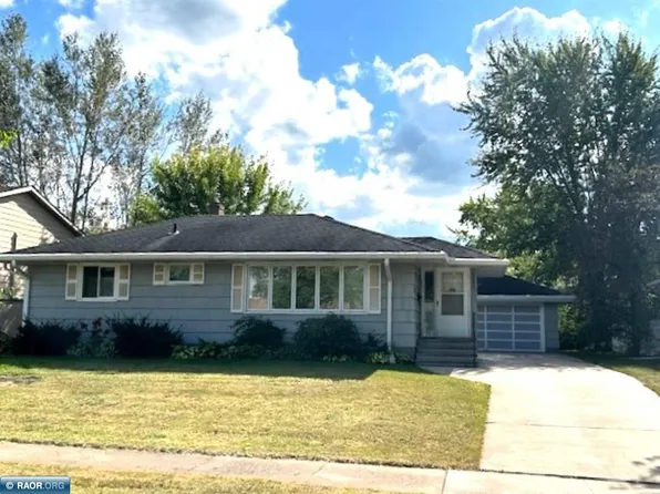 3409 Outer Dr, Hibbing, MN 55746