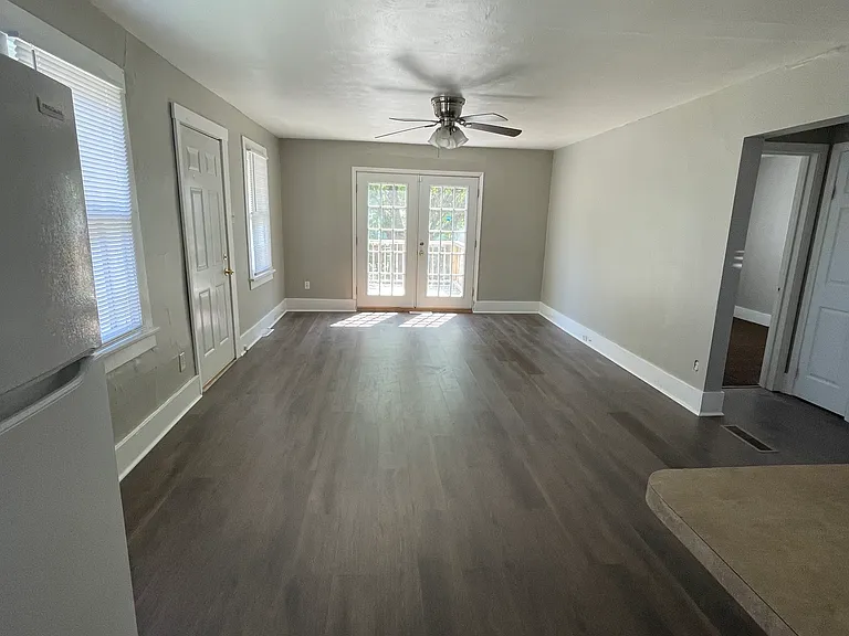 707 W Harrison Ave — Photo 4