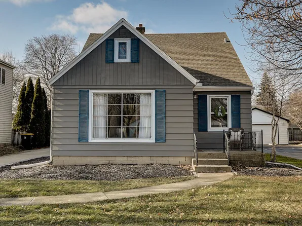 315 N 111th St, Wauwatosa, WI 53226