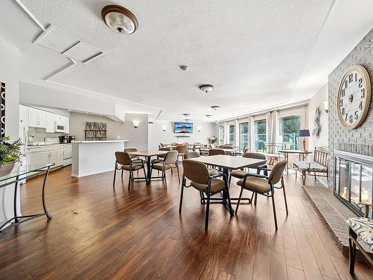 10511 Cedar Lake Rd #307 — Photo 24