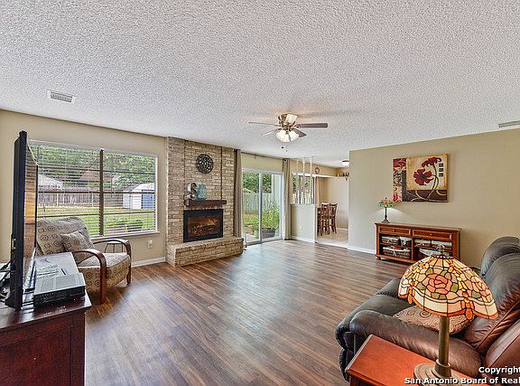 3rd image of 7278 Flaming Forest St