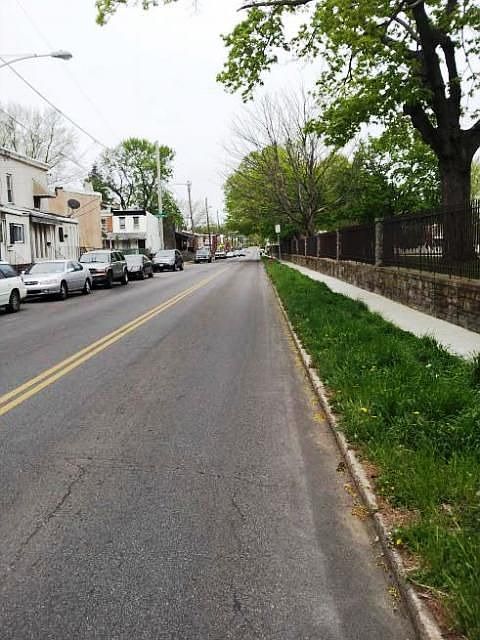 2nd image of 2054 E Haines St