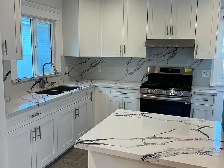 1028 Broad Ave — Photo 3