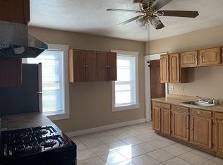 48 Aetna St APT 2, Worcester, MA 01604