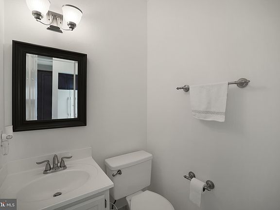 5th image of 7104 Tolliver St