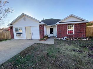601 S Little Ave, Gentry, AR 72734