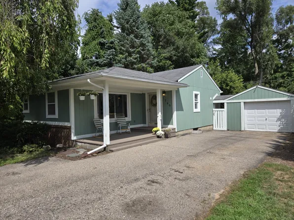1746 Shankin Dr, Walled Lake, MI 48390