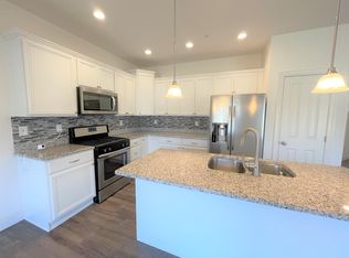 5335 Mendenhall Dr, Mechanicsburg, PA 17050