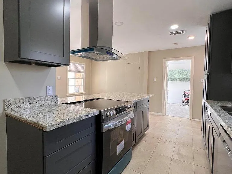 5834 Indigo St — Photo 9