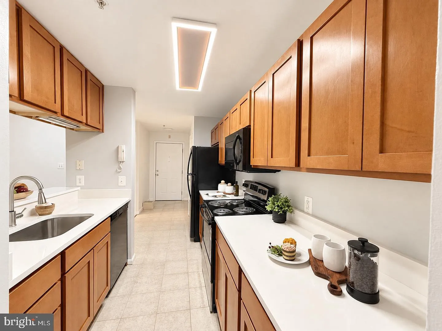 Fairmont Condo — Photo 2