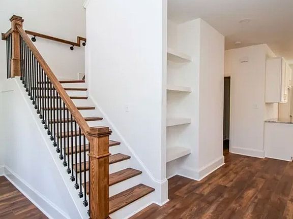 3rd image of 780 Shady Oaks Cir
