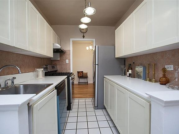 3rd image of 7910 34th Ave APT 3L