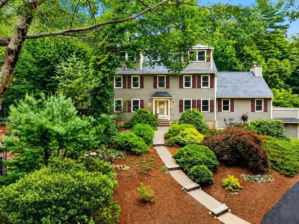 19 Pheasant Ln, Topsfield, MA 01983