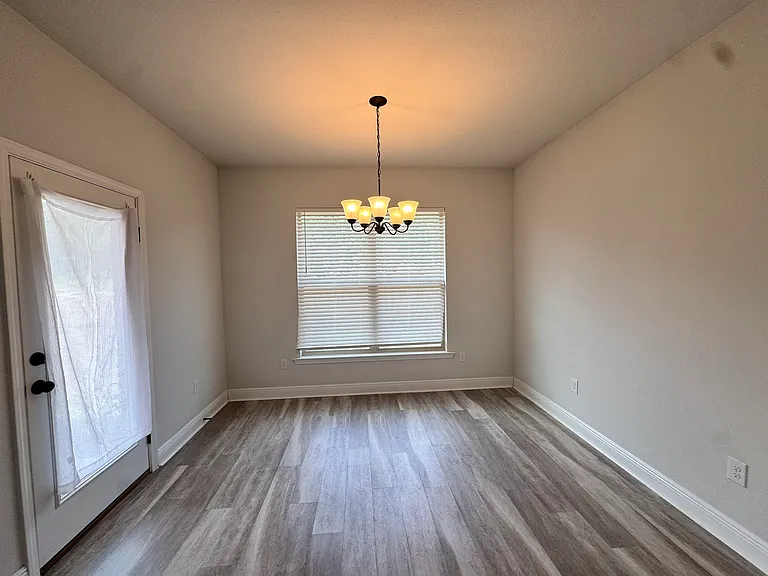 5723 Maggie Rose Cir — Photo 4