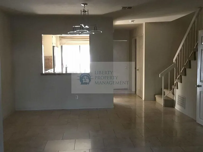 220 W Rumble Rd #D — Photo 3