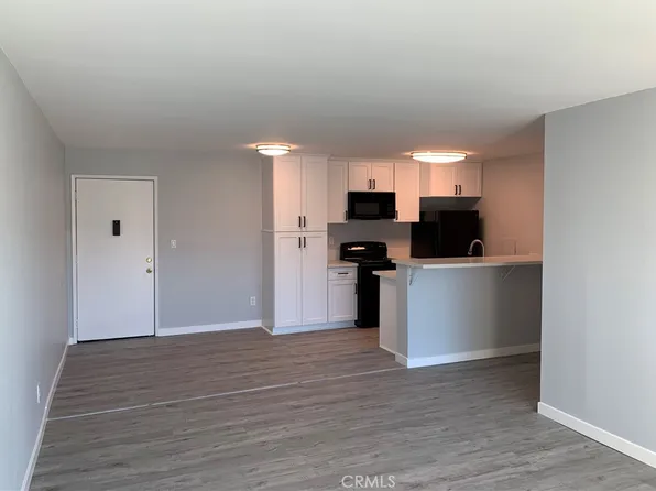 5585 E Pacific Coast Hwy, Long Beach, CA 90804