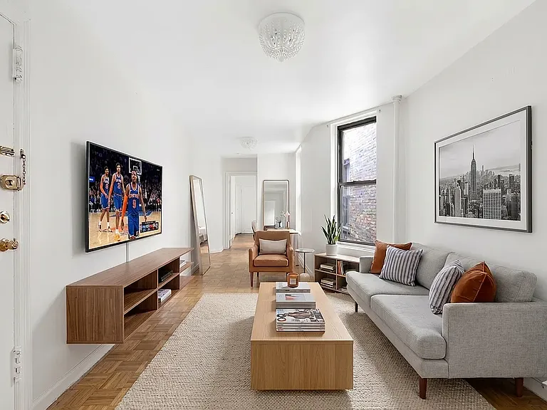 325 E 89th St #5W — Photo 1