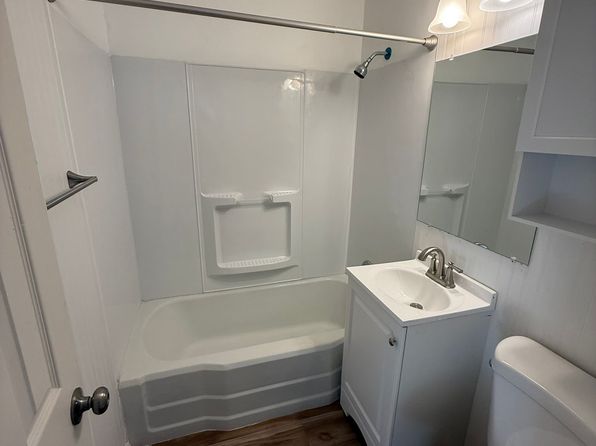 821-823 S Belmont St