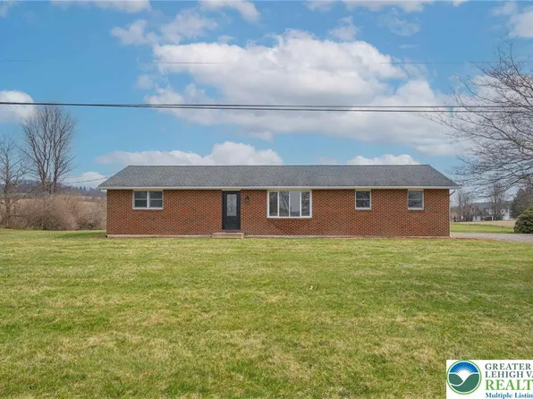 10108 Dietrich Rd, Breinigsville, PA 18031
